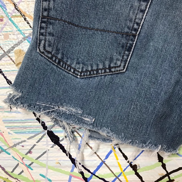 Vintage Levi's high rise destroyed shorts - Picture 7 of 13